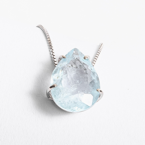 Colar Gota Caixa Simples  em ouro 18k , 1 pedra