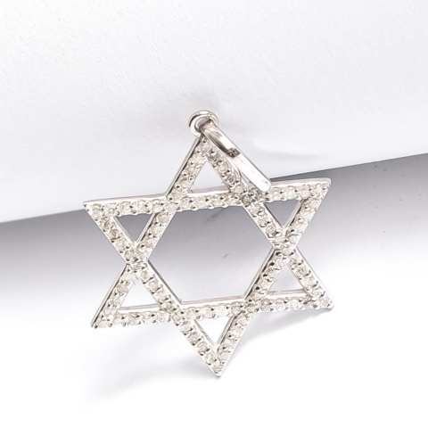 Pingente Estrela de Davi em ouro 18k com 86 pedras.