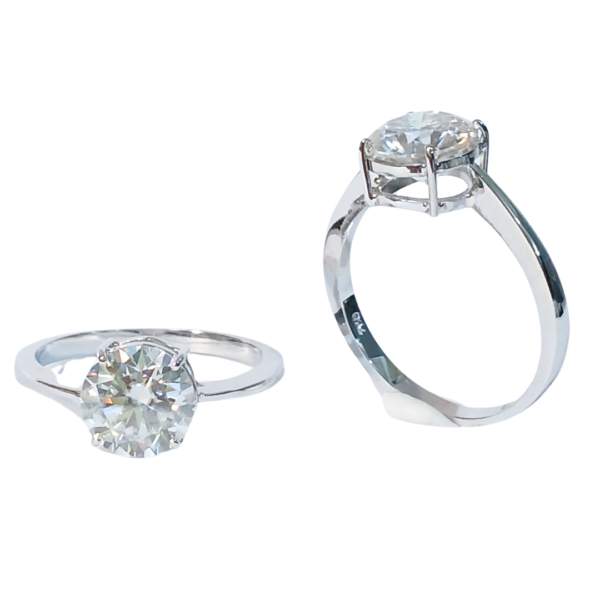 Anel Solitario Caixa 8mm em ouro 18k , com 1 pedra.