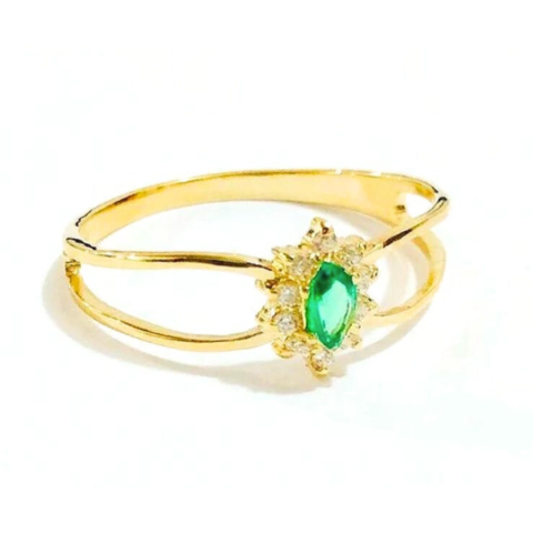 Anel de Formatura Navete com 1 navete de 3 x 5 mm e 10 pedras de 1,20 Pts