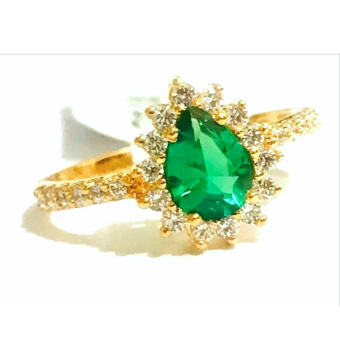 Anel Gota Star com 1 pedra gota de 7 x 6 mm, 14 pedras de 1,5 Pts 12 pedras de 0,8 Pts 