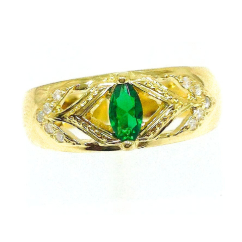 Anel Formatura D' San com 1 Pedra Navete 3 x 6 mm e 10 pedras de 0,5 Pts