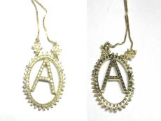 COLAR LETRA A COM FLOR 112 PEDRAS