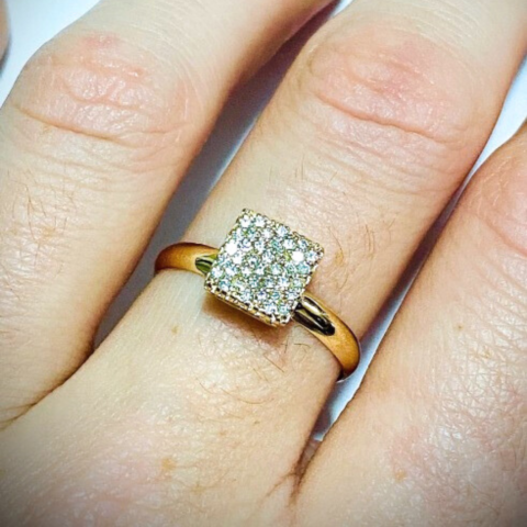 ANEL QUADRADO LEVER 38 PEDRAS