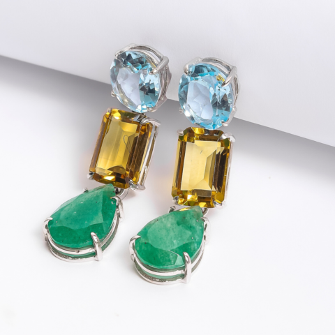 Brinco Composto em ouro 18k , com 6 pedras